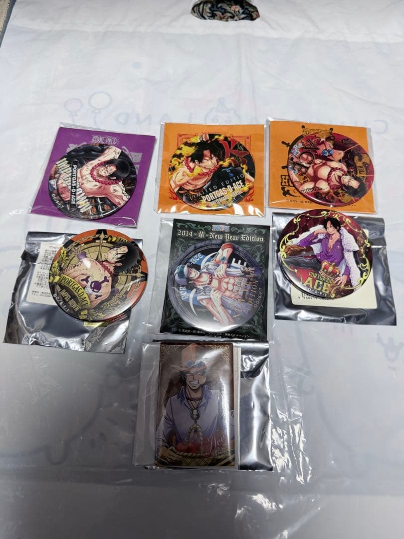 ONE PIECE エース　缶バッジ