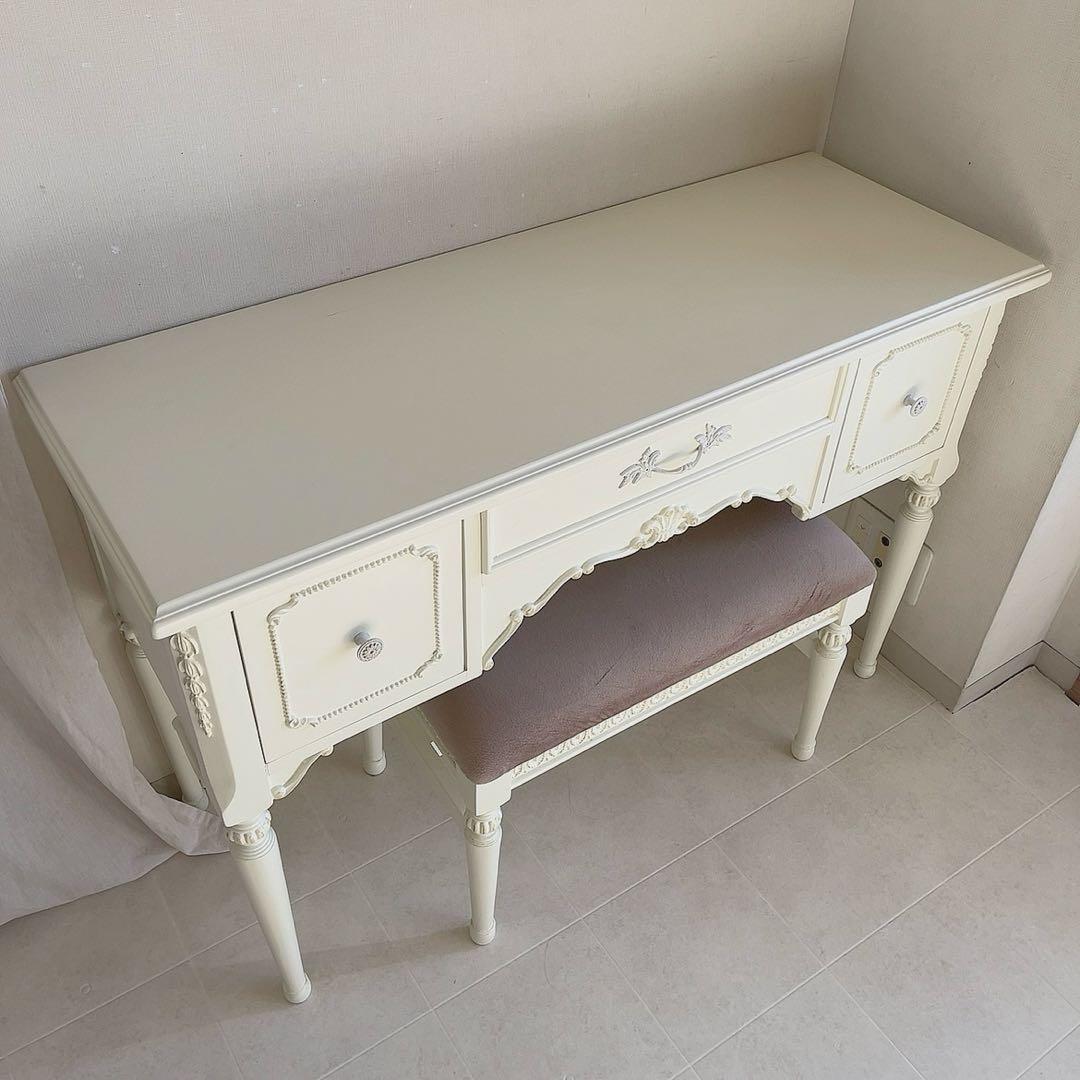 emiri　　アンティーク　シャビーシック　ドレッサー　白家具　デスク