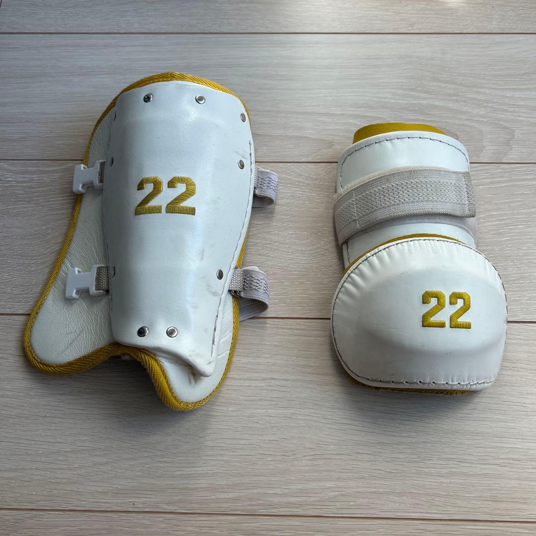 エルボーガード ホワイト 22サイズ