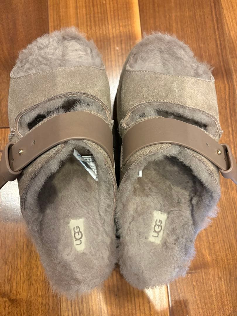 UGG / アグ W GREENPORT STRAP SLIDE サンダル