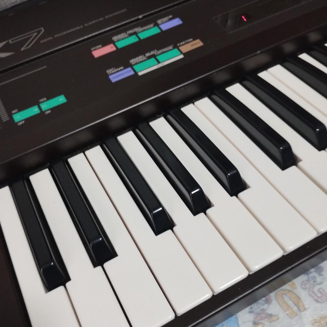 YAMAHA「 DX7 」 FM音源搭載デジタルシンセサイザー