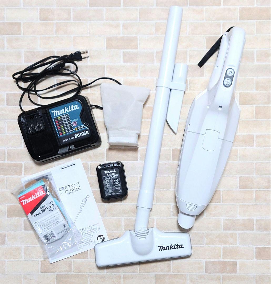 美品　マキタ　コードレス充電式　クリーナー　掃除機　CL107FD