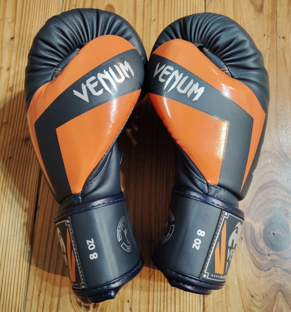 VENUM ヴェナム　ボクシンググローブ　８オンス 美品