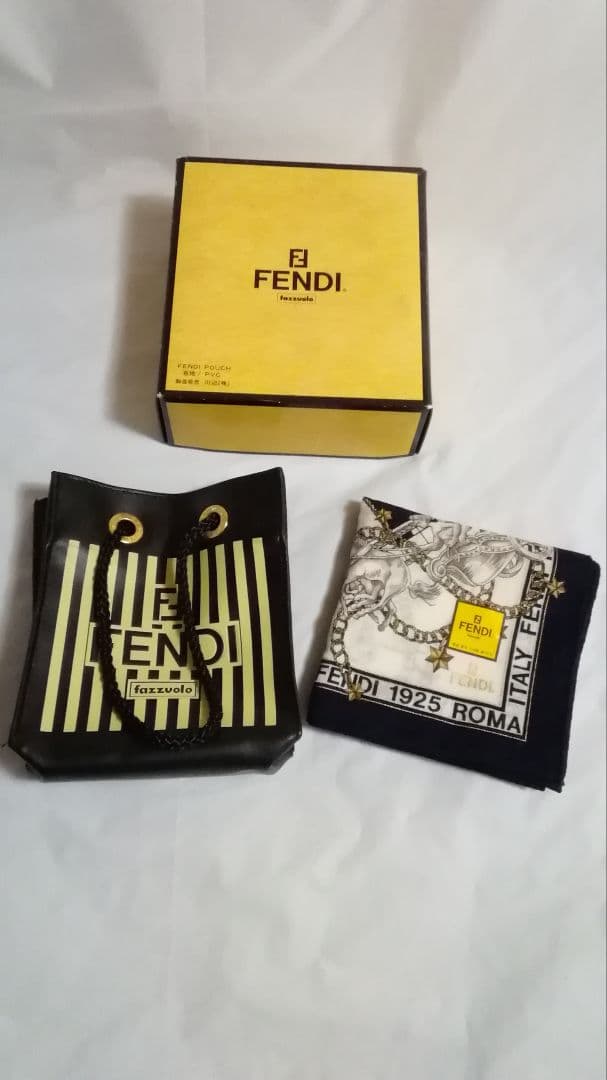 FENDI　フェンディ　ミニポーチ　ハンカチセット