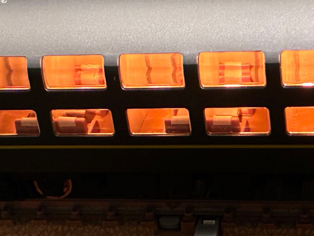 ゆ*ん様 トワイライトエクスプレス24系細部加工品　tomix ライト室内灯点灯