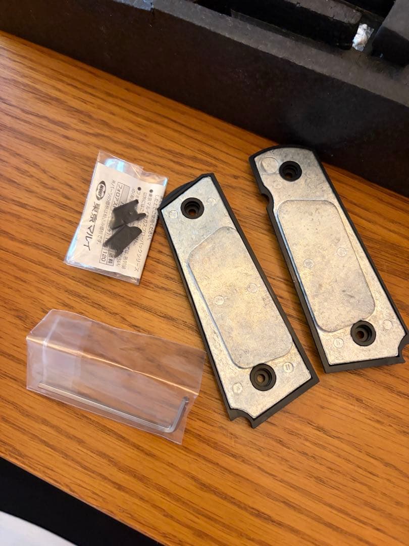 美品 東京マルイ STRIKE.45 ガスガン　カスタムパーツ付き