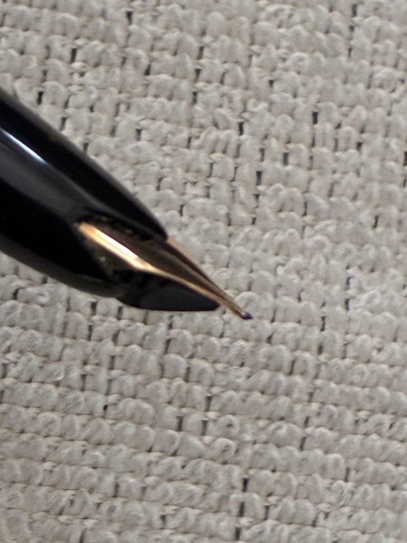 ◾️MONT BLANC モンブラン◾️黒 万年筆 No. 22◾️黒色／金色◾️