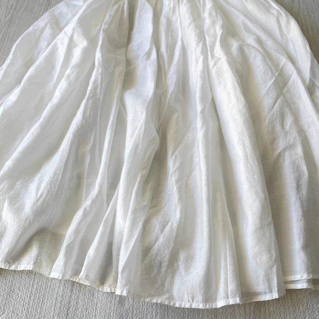 カレンソロジー　ギャザーボリュームブラウス　ボリュームスリーブ　白