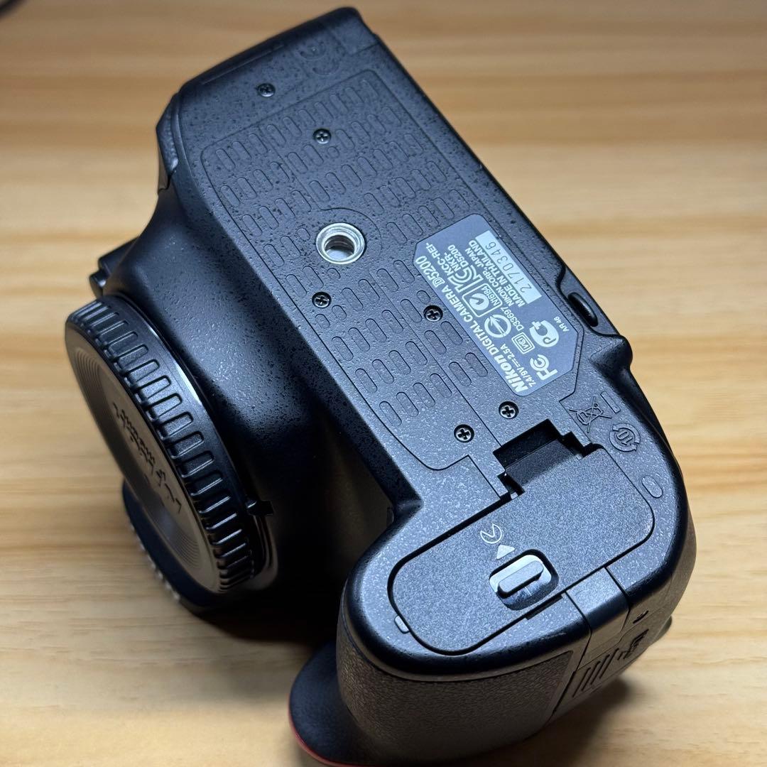 Nikon D5200 美品　箱入り　バッテリー付き　シャッター数2,600回
