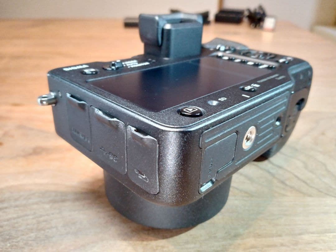 H*o様 【バッテリー計2個+SDカード】SIGMA sd quattro ボデ