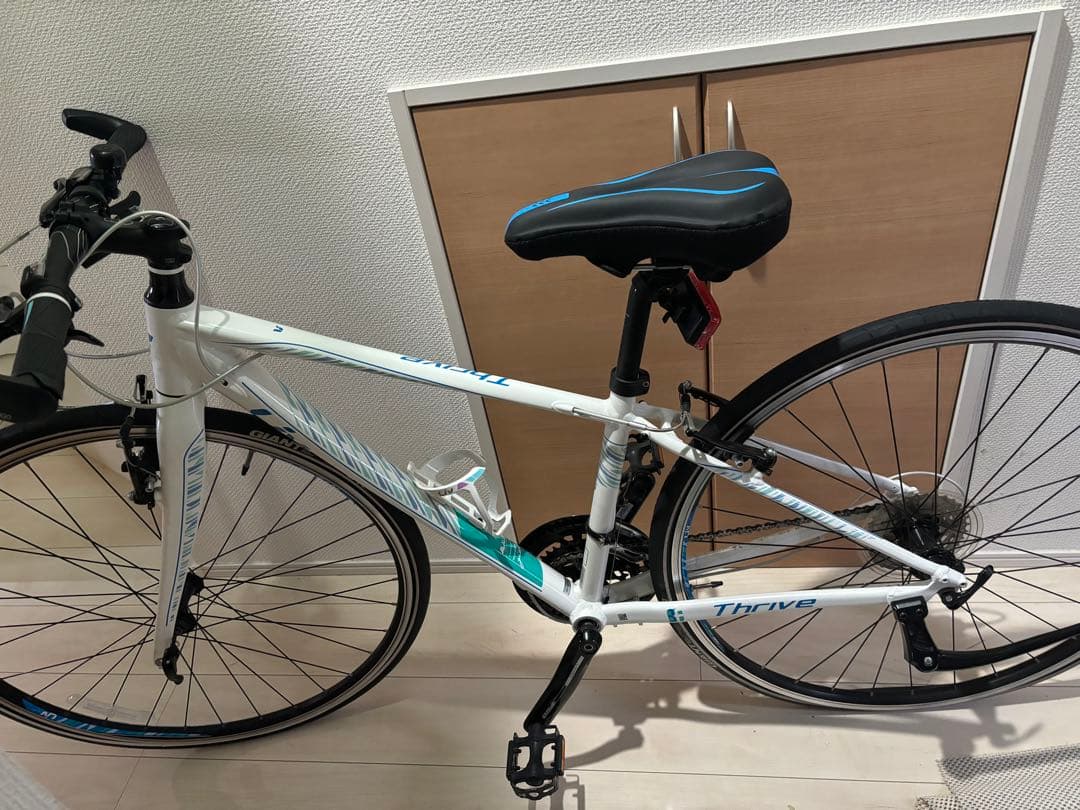 【配送可に変更】クロスバイク　GIANT LIV THRIVE2