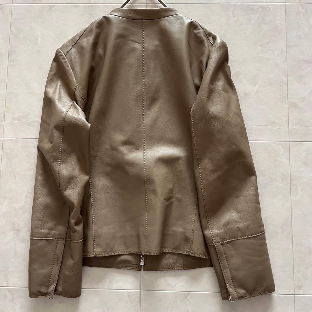 美品✨23区 シングルライダースジャケット　本革　羊革　グレージュ　34