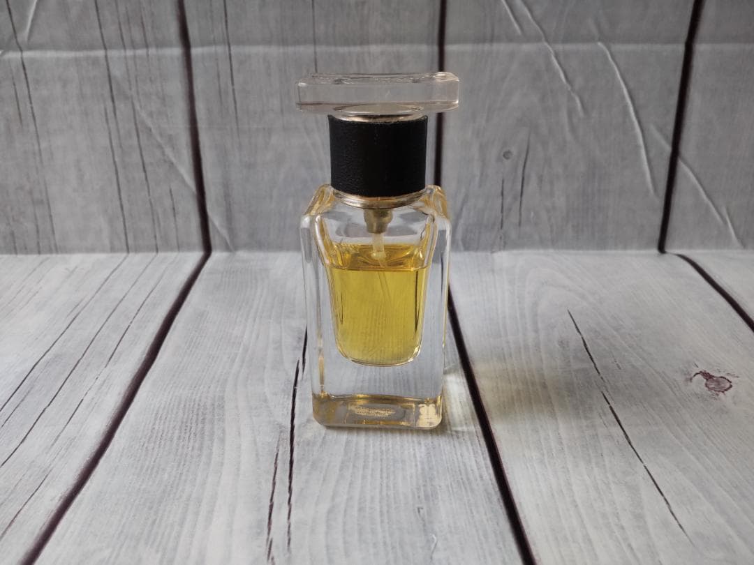 マークジェイコブス パルファン 7.5mlの2/3