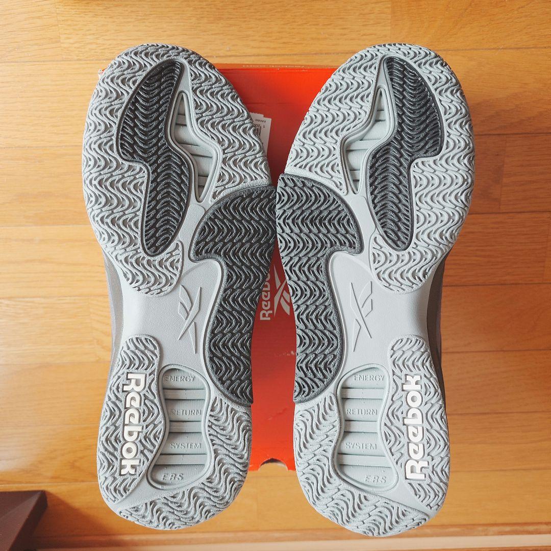 Reebok バスケットボールシューズ グレー　エンジンA