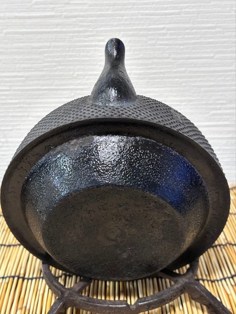 未使用相当、長期保管品、栞付 南部盛栄堂造１５型アラレ 鉄瓶 南部鉄瓶 南部鉄器