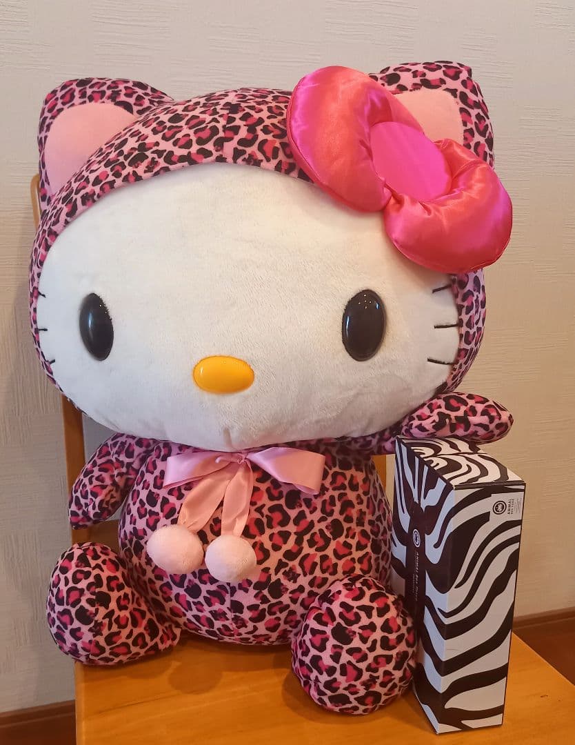 希少　ハローキティ　ぬいぐるみ　2008年　ヒョウ柄　ピンク　特大　2L　新品