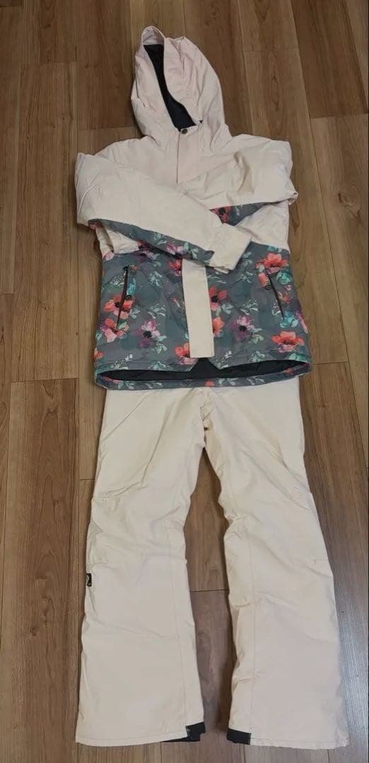 NIKITAソフトピンクスノーウェアセット