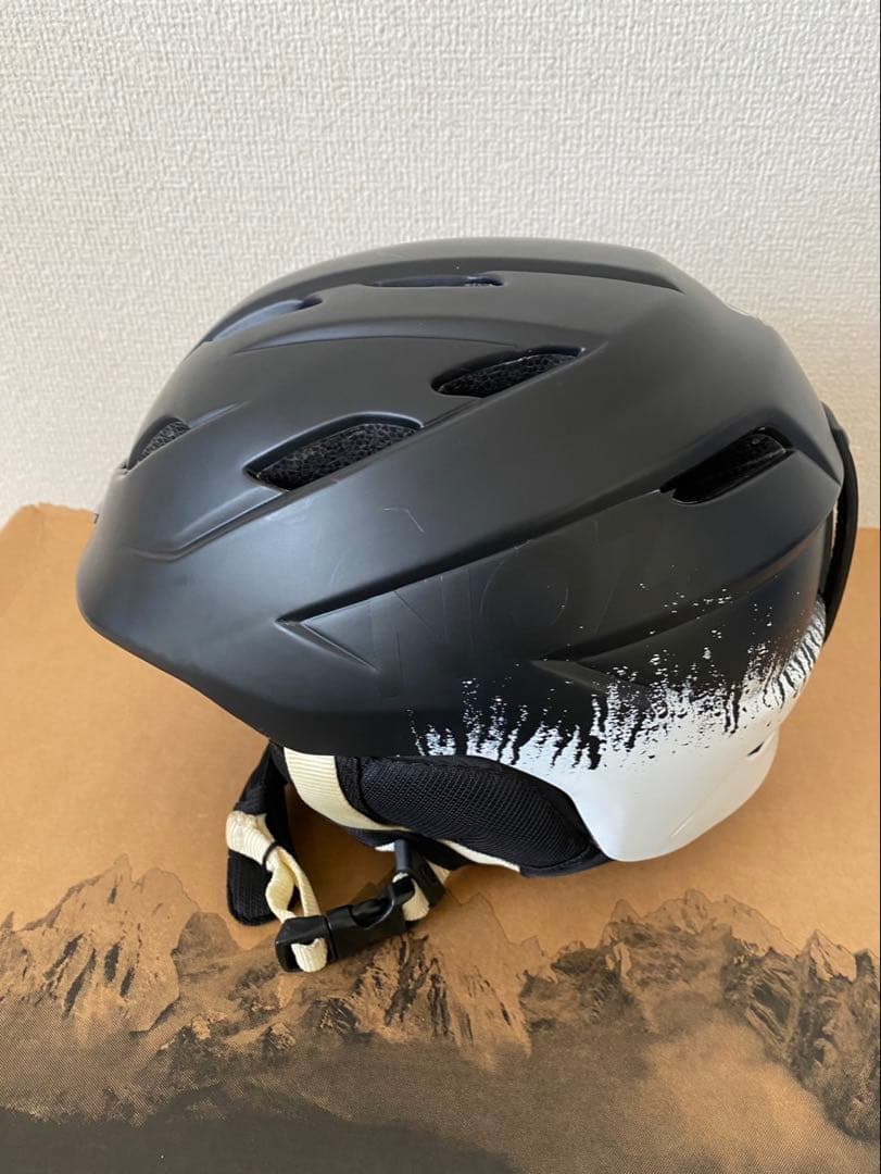 Giro 9.TEN ヘルメット ブラック/ホワイト