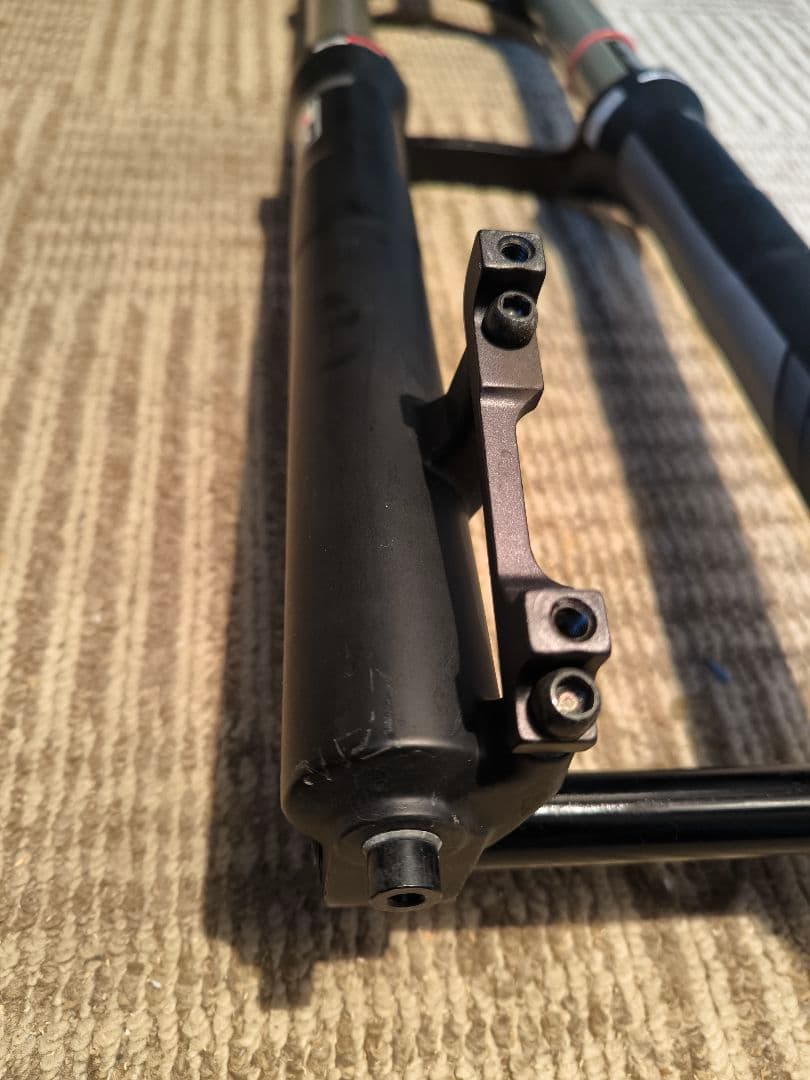 ROCKSHOX Boxxerサスペンションフォーク 26インチ