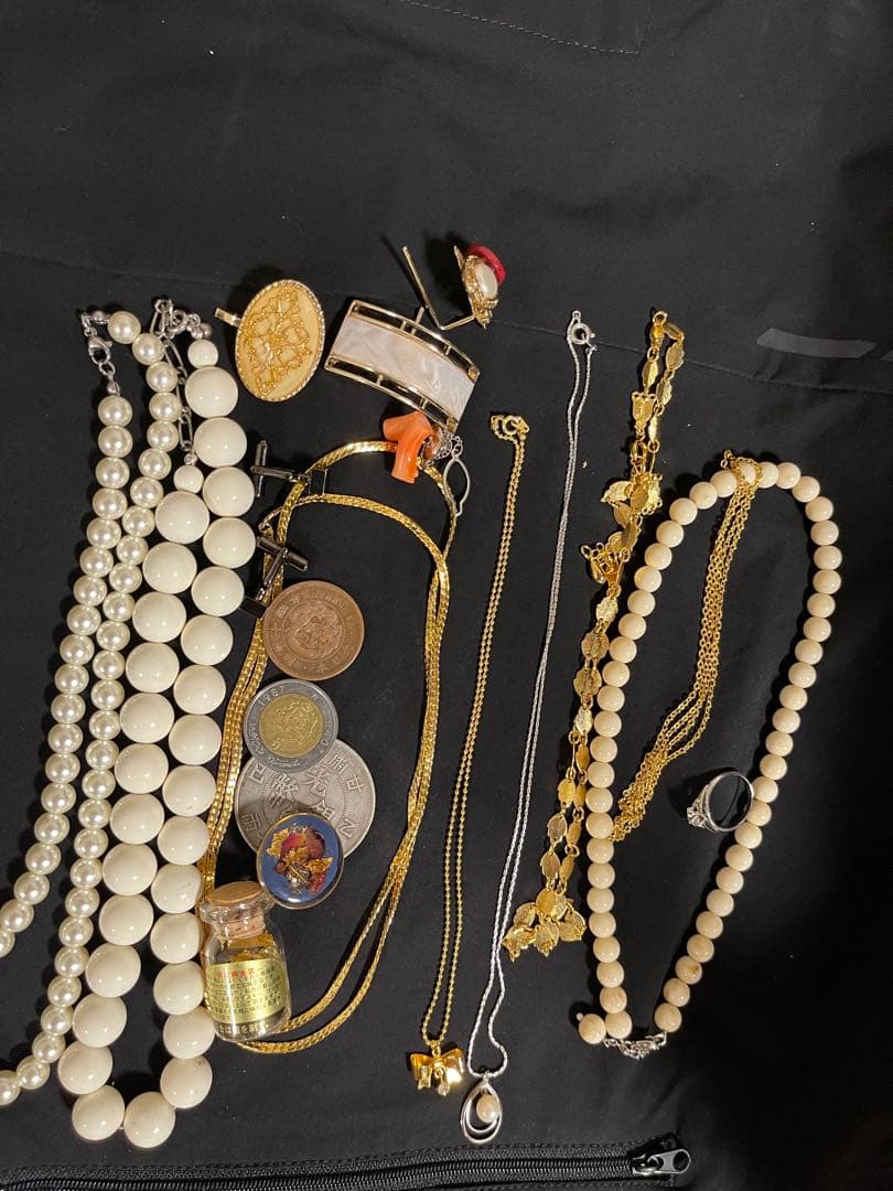 アクセサリー遺品整理生前整理 指輪　 ネックレス・コーチ・バッグ、純金箔.