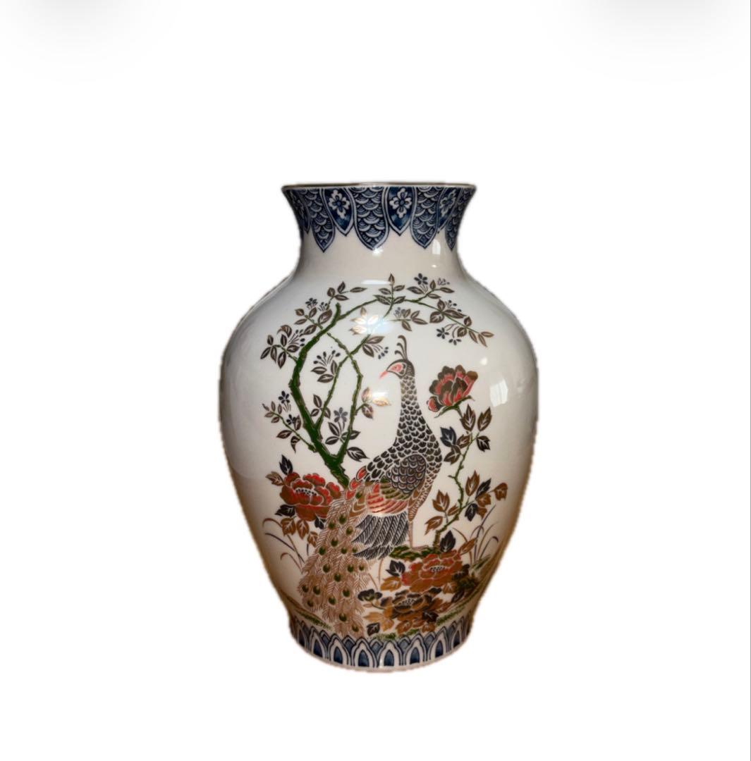 孔雀と花の装飾の陶器花瓶