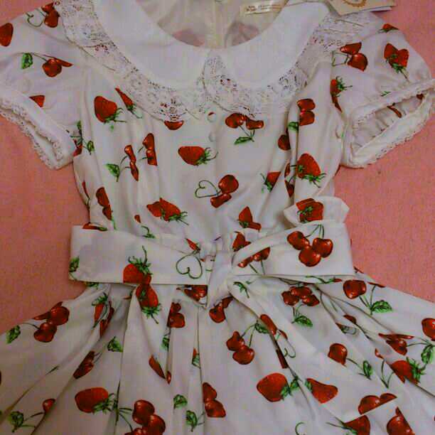 ゆう様 お取り置き中 ストロベリーチェリー ワンピ♡゜