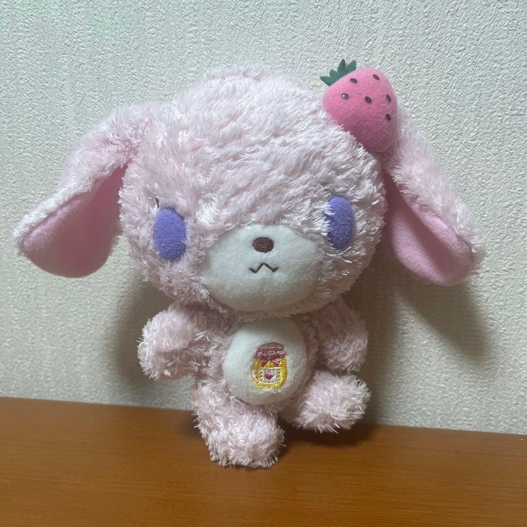 サンリオ シュガーバニーズ ぬいぐるみ　ストロベリーうさ 刺繍
