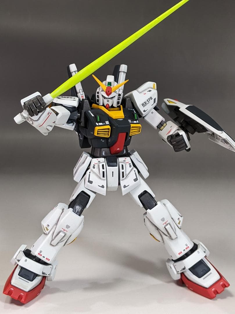 プラモデル　HG スーパーガンダム（機動戦士Zガンダム）組立塗装済