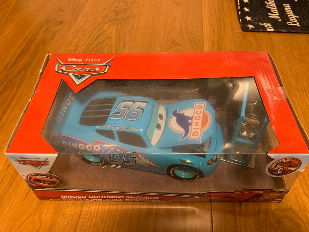 DINOC Lightning McQueen ダイキャストミニカー