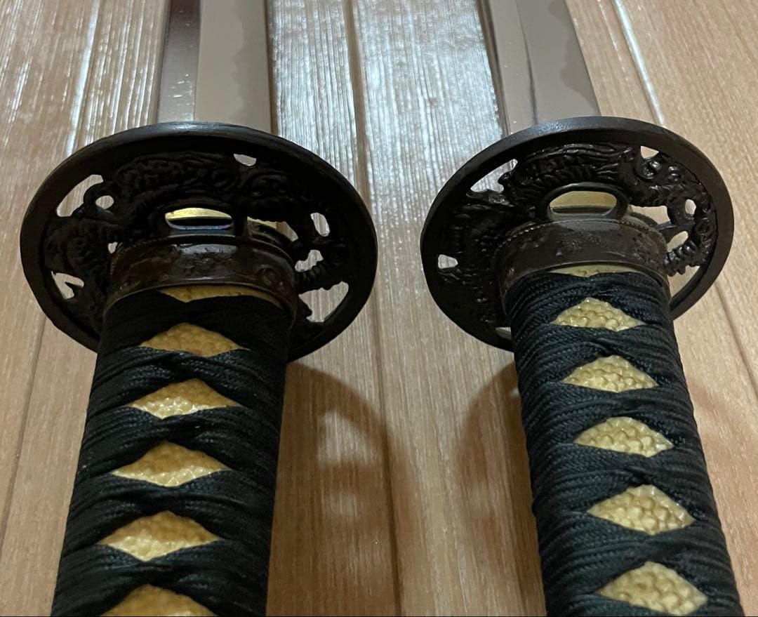 ハチワレ　模造刀　居合刀　太刀　脇差　刀掛け　武具　U0331