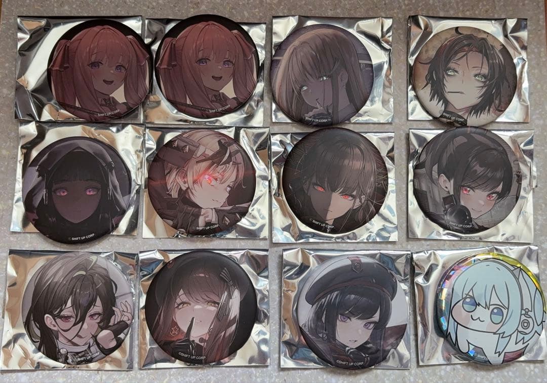 勝利の女神:NIKKE ニケ　缶バッジ　バーストコレクション　DORO