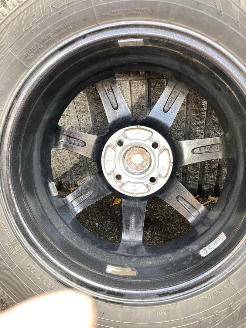 ライズ　ロッキー （ガソリン車）スタッドレスタイヤ　タイヤホイール付き４本セット