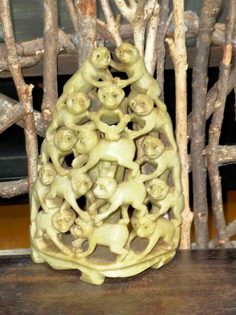 ♥中国♥　緑石　♥石♥　彫刻　♥猿　置物　とても古い　骨董　古玩