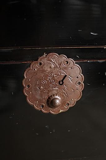 綺麗な丸金具庄内箪笥　抽斗6杯　タンス　収納　古家具　古民家　時代家具