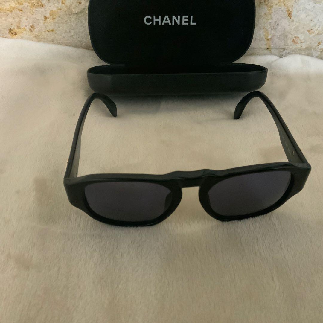 CHANEL ブラック サングラス 専用ケース付き