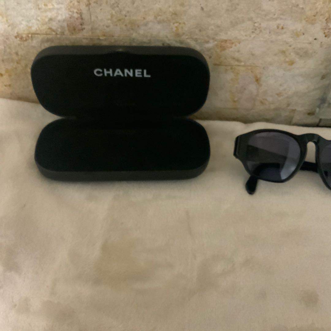 CHANEL ブラック サングラス 専用ケース付き