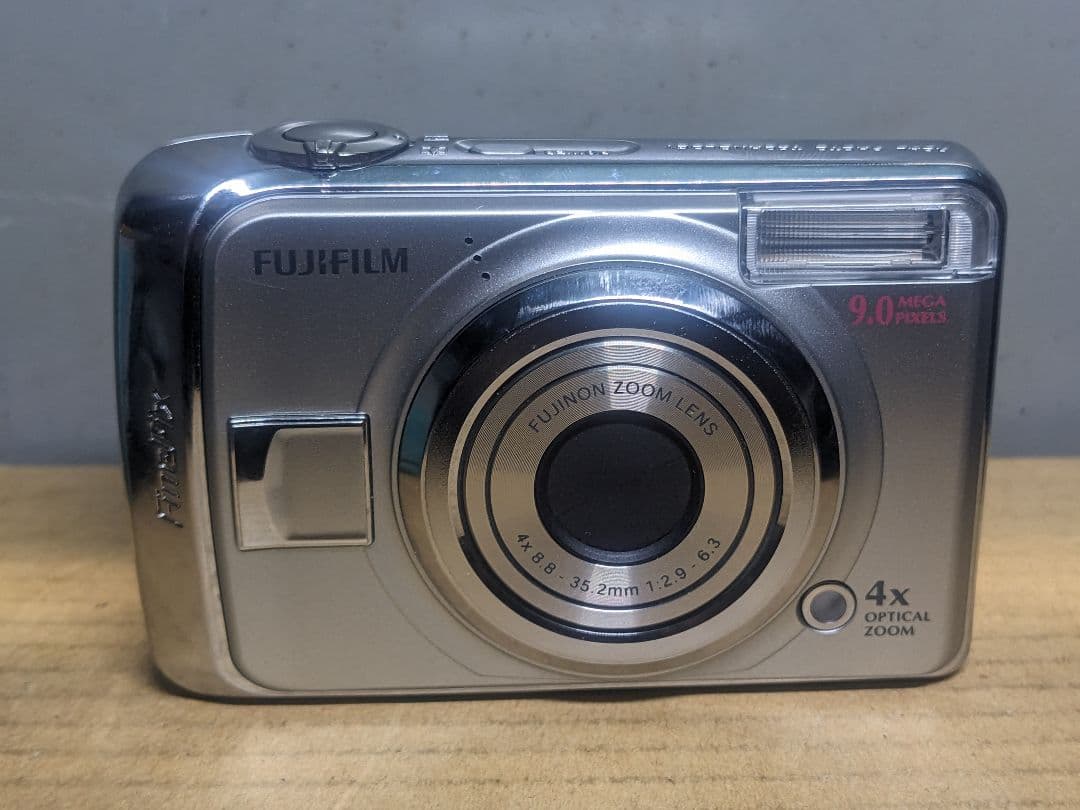 FUJIFILM FinePix A900 デジカメ 単三電池　動作品
